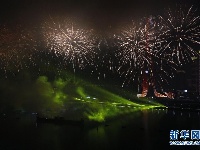澳门与珠海首次联合举行烟花汇演庆祝澳门回归20周年 