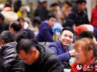 武汉各大火车站迎来返程客流高峰