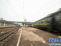 【新春走基层】火车司机的春运首日 