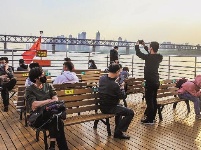 英雄城市 英勇归来 ——直击武汉“解封”首日
