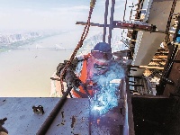 武汉：复工复产干劲足