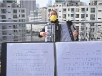 这是专属武汉人的阳台战疫