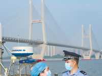 警医伉俪 同心战疫