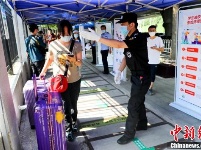 湖北高校毕业生开始分批有序返校