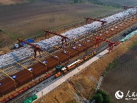 全国在建最北高寒高铁正式进入铺轨施工