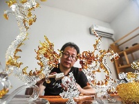 烈火塑琉璃（组图）