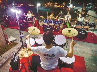 “夕阳红”乐队 鼓动正青春