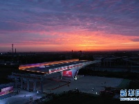 在鄂央企承建的跨京广铁路转体桥成功转体