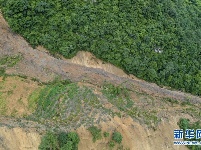 重庆武隆山体滑坡形成堰塞湖