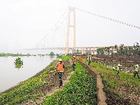 防汛关键期 坚守不懈怠