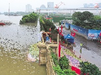 防汛关键期 坚守不懈怠