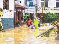 特大暴雨袭建始