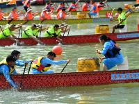 宣恩水运会开幕 贡水河里龙舟竞速