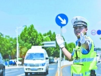 不惧“烤”验，他们干得热火朝天