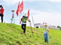 不惧“烤”验，他们干得热火朝天