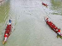 宣恩水运会开幕 贡水河里龙舟竞速