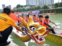 宣恩水运会开幕 贡水河里龙舟竞速