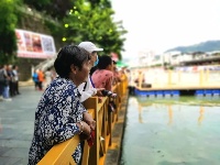 宣恩水运会开幕 贡水河里龙舟竞速