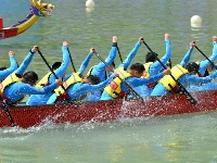 宣恩水运会开幕 贡水河里龙舟竞速