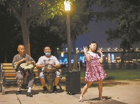 又见江风歌夜色