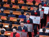 全国抗击新冠肺炎疫情表彰大会在京隆重举行