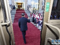 全国抗击新冠肺炎疫情表彰大会在京隆重举行