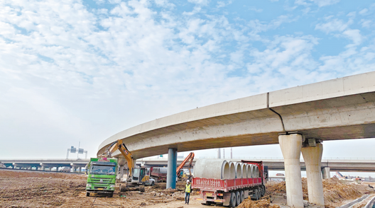 武汉新添四环线至绕城高速主干路 绿色大道正式开工