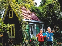 探访武汉“看夕阳老人”：我挺好!（组图）