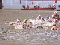 中流击水英雄城！武汉渡江节顺利举行