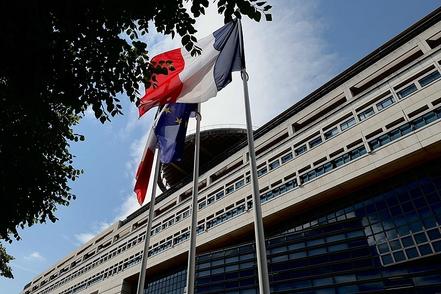 法国公共债务率今年预计升至119.3%