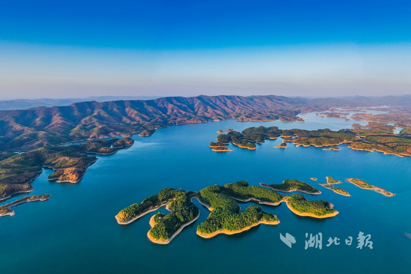 2019年10月28日,赤壁陆水湖(湖北日报全媒记者 陈勇 摄)