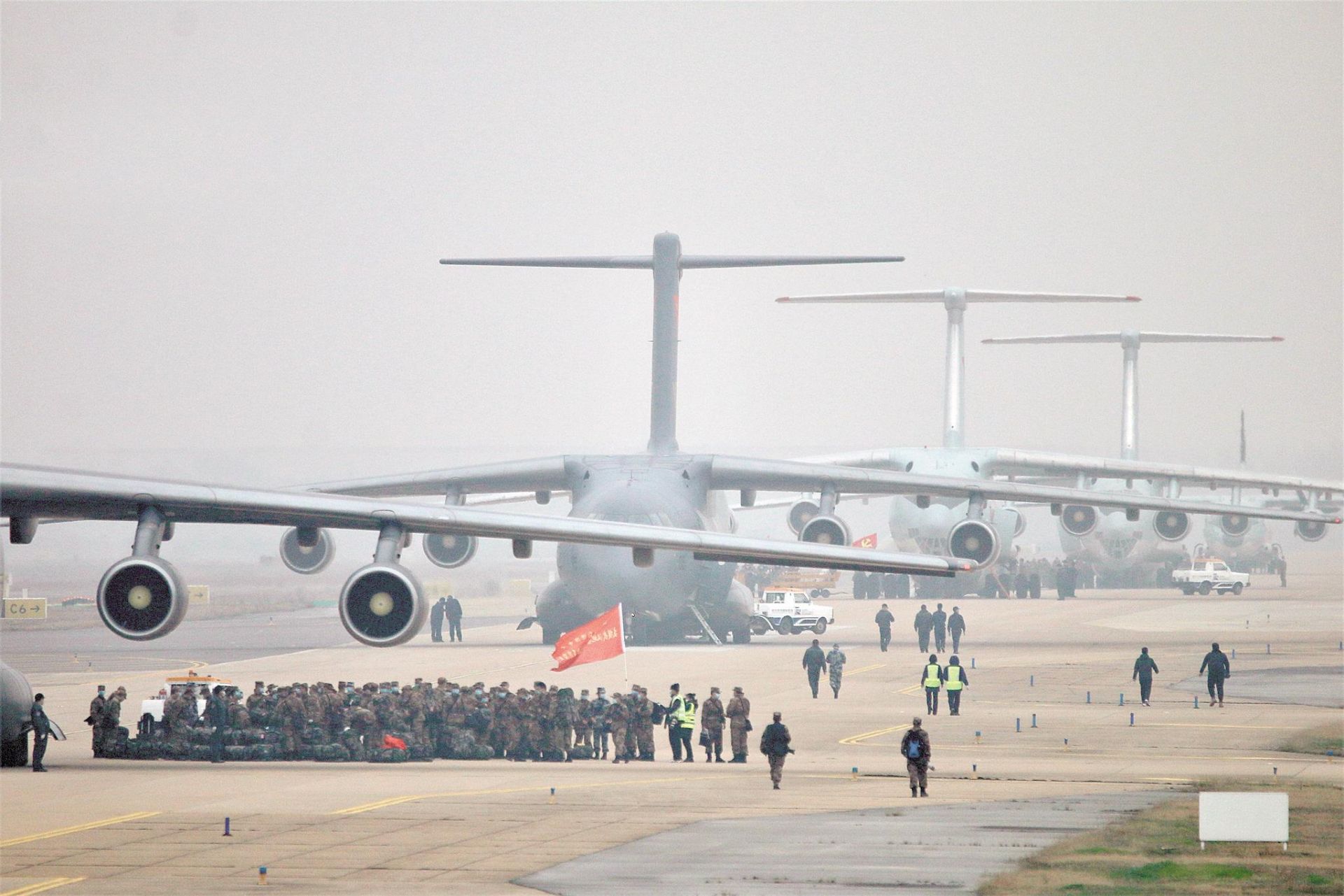 空军11架运输机增援武汉保卫战 系首次成体系大规模执行非战斗紧急